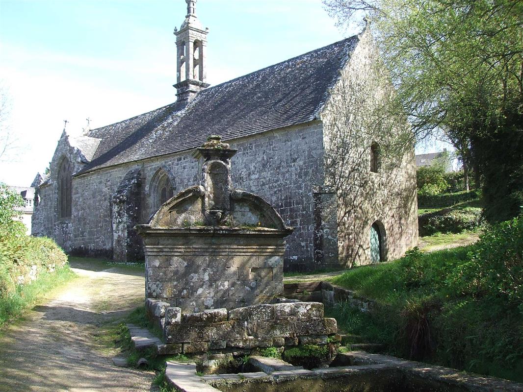 Locronan - Sightseeing in Brittany, holiday near Douarnenez and Quimper